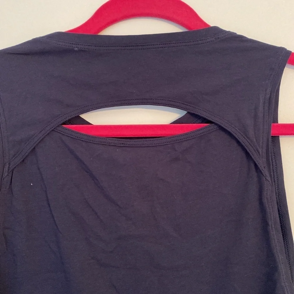 Lululemon Navy Cropped Tank Size 6